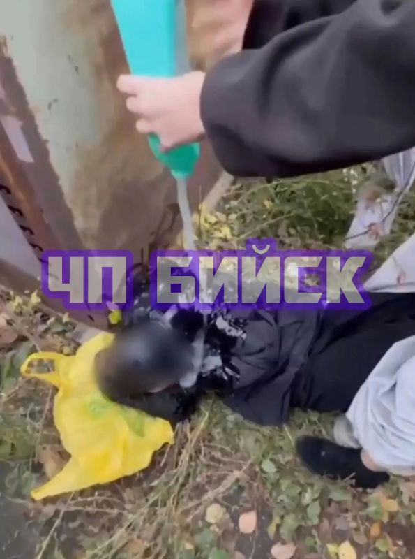 Школьницы жестоко избили подростка в Бийске, возбуждено уголовное дело Школьницы жестоко избили подростка в Бийске, возбуждено уголовное дело