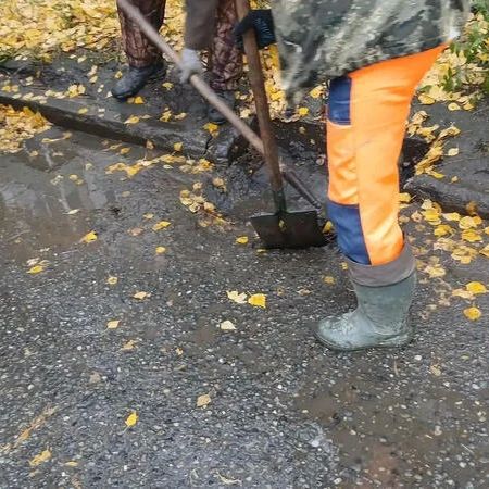 Горно-Алтайске завершают уборку улиц перед зимой