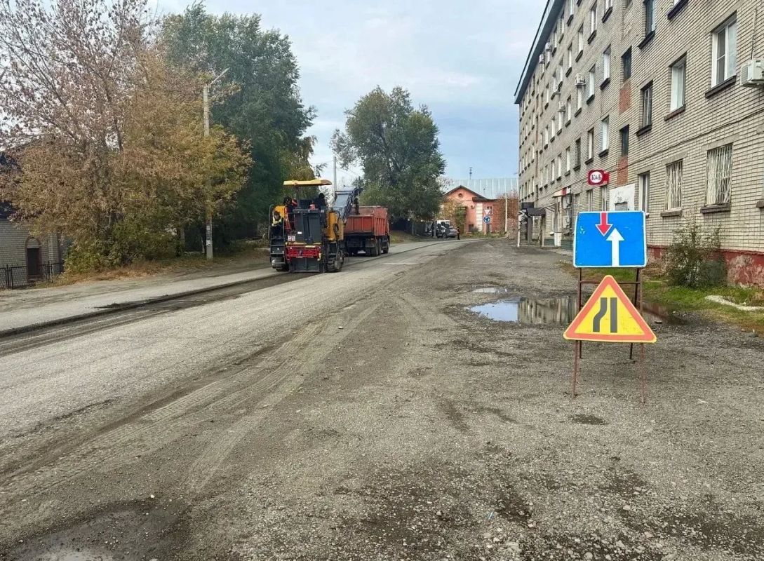 Внимание . В связи с проведением работ по ремонту дорожного покрытия на улице Гастелло 16 октября в течение дня будет закрыто сквозное движение автомобильного транспорта на участке дороги от улицы Мерлина до улицы Шадрина