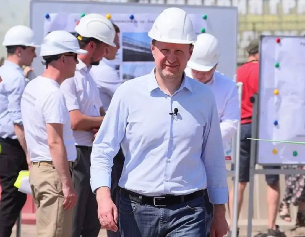 Виктор Томенко: Несколько тысяч работников дорожного хозяйства ежедневно трудятся в Алтайском крае для обеспечения комфортного и безопасного движения по федеральным и региональным трассам, по городским и сельским дорогам