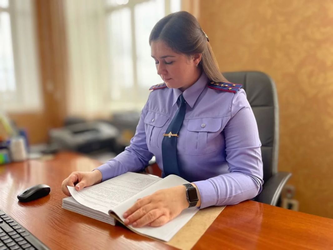 В городе Новоалтайске местная жительница предстанет перед судом по обвинению в истязании несовершеннолетней дочери