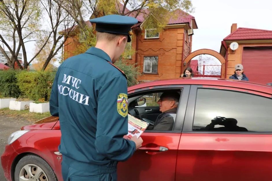 В Бийске продолжают работу по предупреждению пожаров В Бийске продолжают работу по предупреждению пожаров