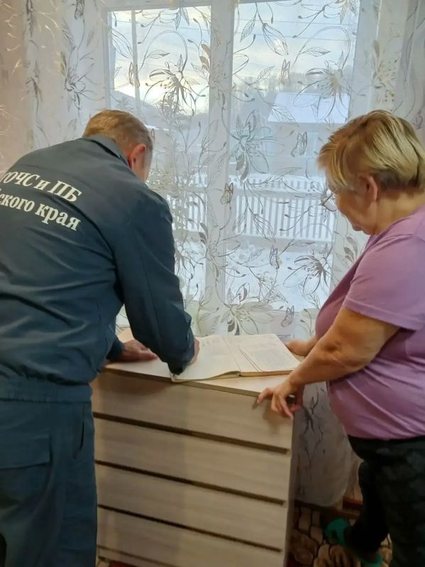 Пожарные напоминают о безопасности в доме с печным отоплением Пожарные напоминают о безопасности в доме с печным отоплением