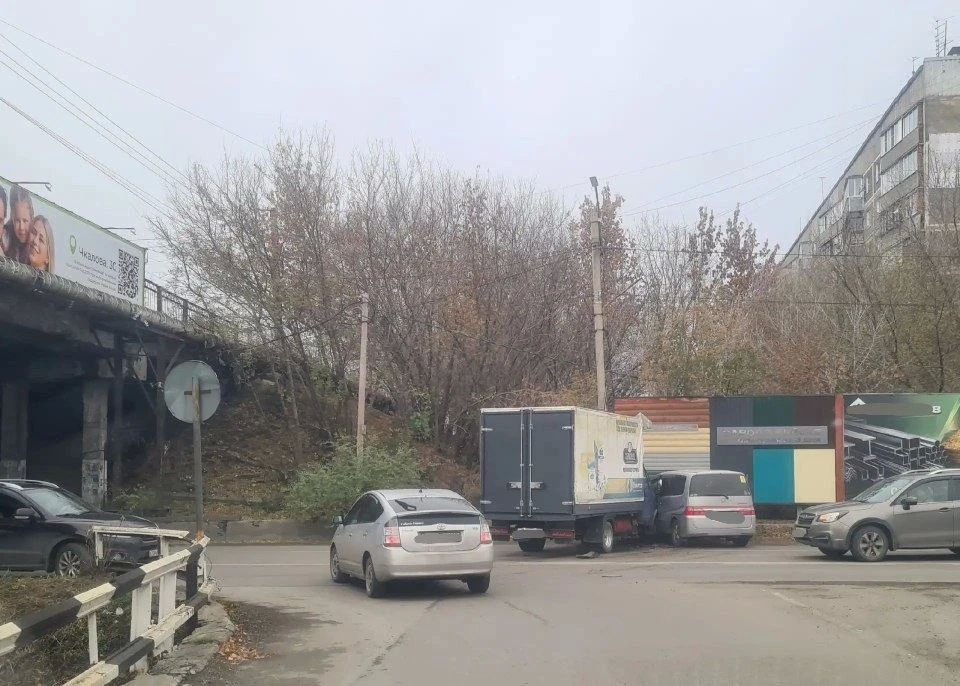 На ул. Трофимова в Бийске произошло столкновение двух транспортных средств