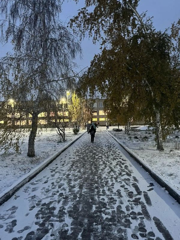 Доброе утро, Рубцовск!. Зима постепенно вступает в свои права: сегодня в Рубцовске выпал первый снег