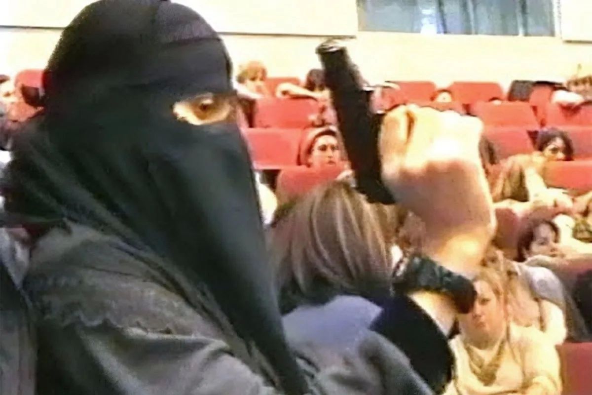 24 года назад, 23 октября 2002 года, террористы захватили более 900 заложников в Театральном центре на Дубровке в Москве 24 года назад, 23 октября 2002 года, террористы захватили более 900 заложников в Театральном центре на Дубровке в Москве