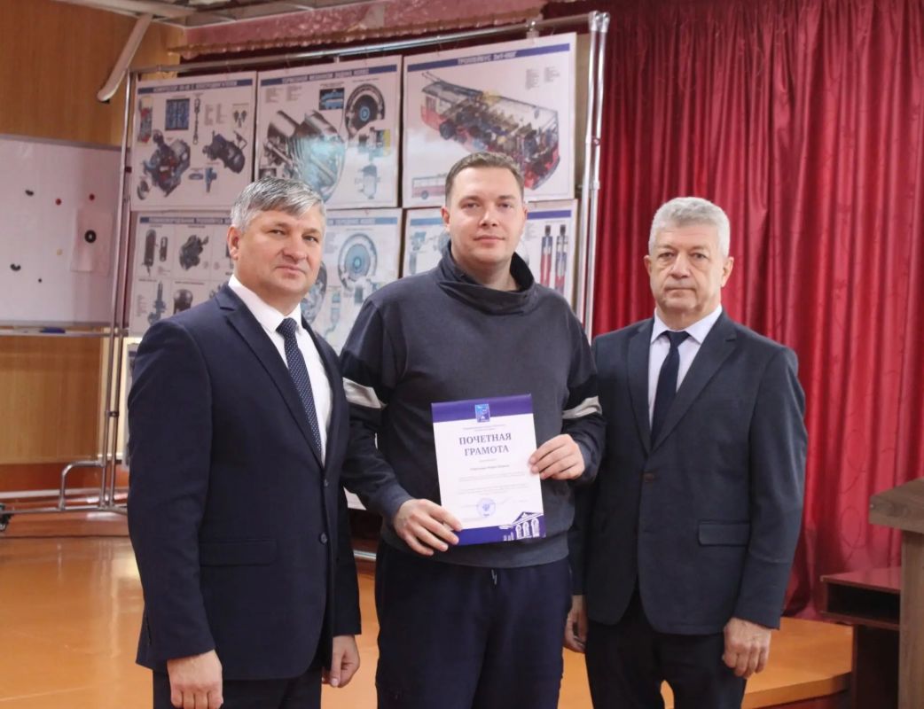 Глава города Игорь Башмаков поздравил коллектив троллейбусного предприятия с профессиональным праздником Глава города Игорь Башмаков поздравил коллектив троллейбусного предприятия с профессиональным праздником