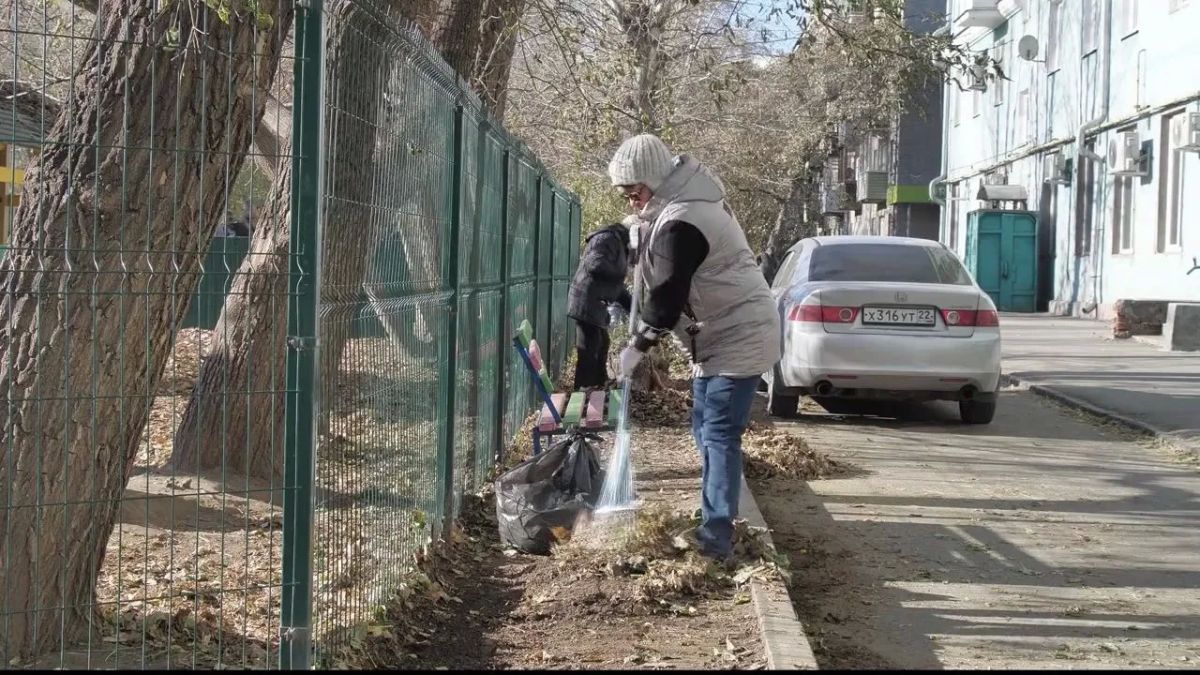 Традиционный общегородской субботник в Барнауле отменили из-за непогоды