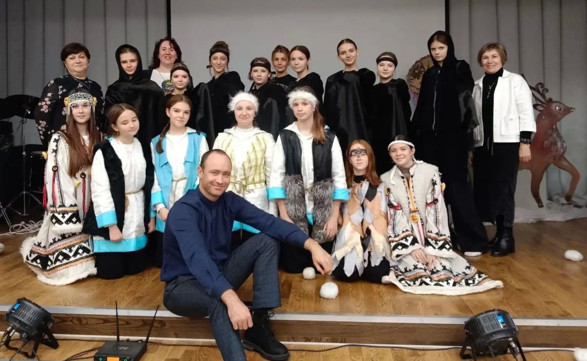 Мамонтовская модельная детская библиотека завершила реализацию грантового проекта «Народов дружная семья» Мамонтовская модельная детская библиотека завершила реализацию грантового проекта «Народов дружная семья»