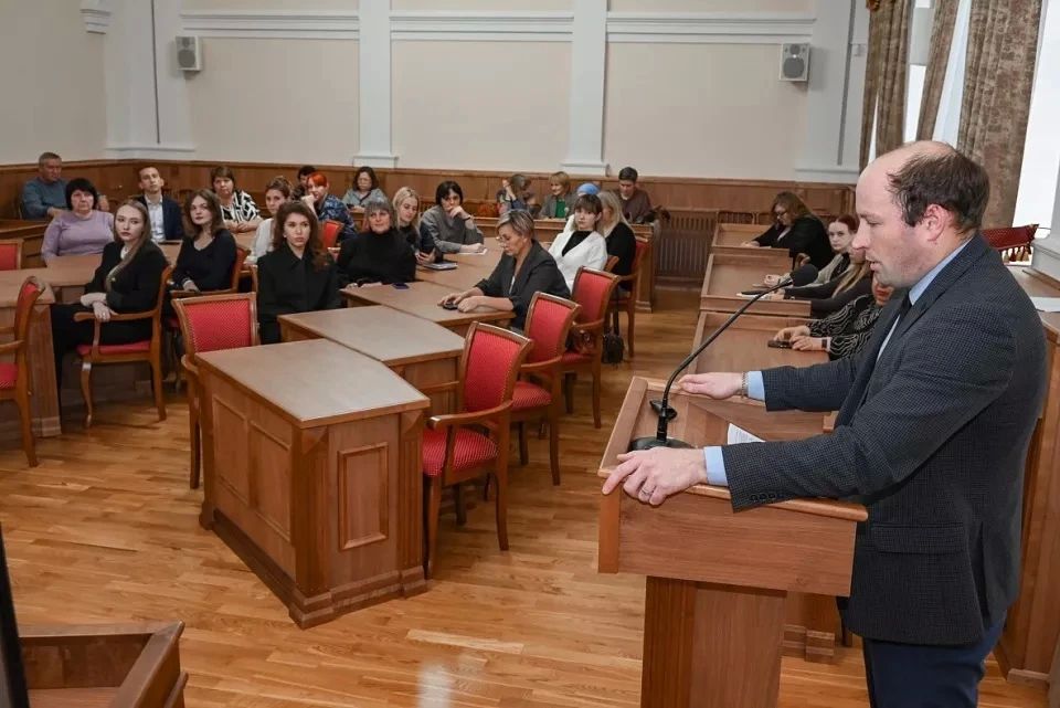 Вербовка, наркотики и драки: в Барнауле обсудили угрозы для современной молодежи Вербовка, наркотики и драки: в Барнауле обсудили угрозы для современной молодежи