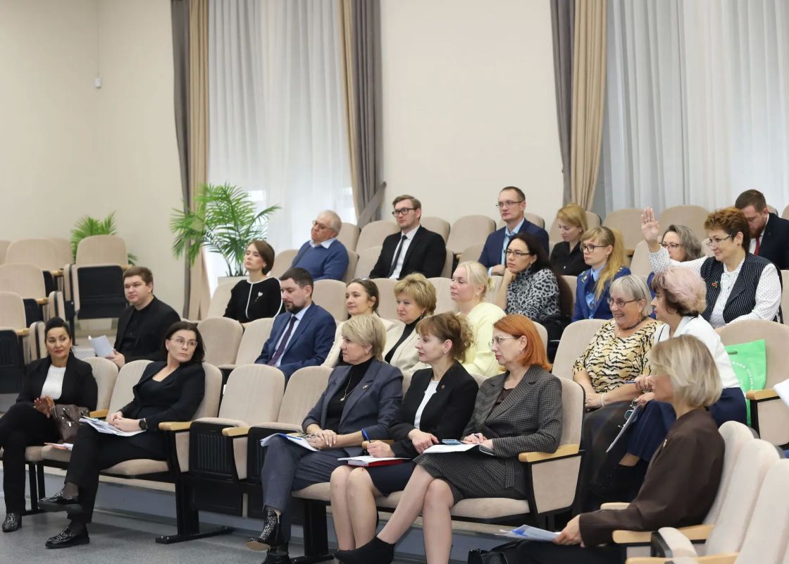 22 октября на заседании краевого Координационного совета по делам инвалидов под руководством заместителя Председателя Правительства Алтайского края Игоря Борисовича Степаненко обсудили доступность транспорта, сопровождаемое... 22 октября на заседании краевого Координационного совета по делам инвалидов под руководством заместителя Председателя Правительства Алтайского края Игоря Борисовича Степаненко обсудили доступность транспорта, сопровождаемое...