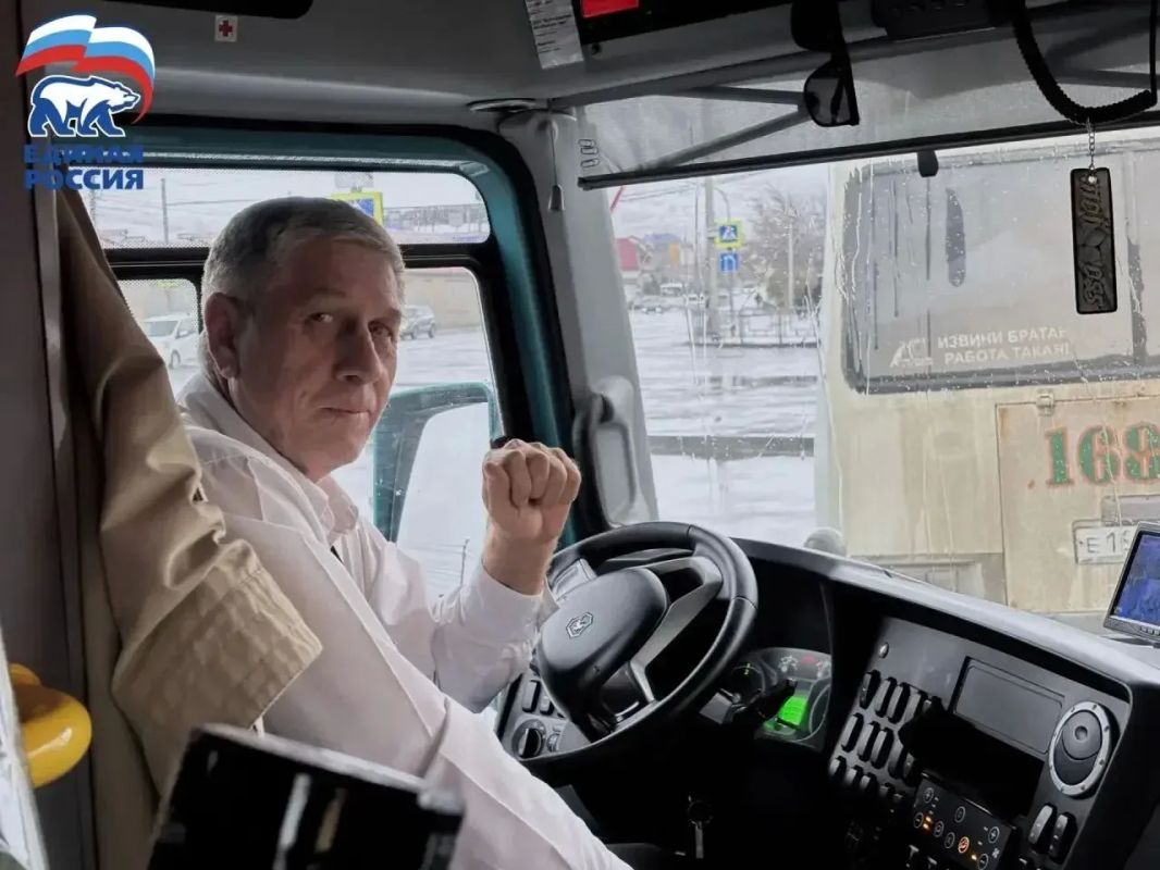 Сегодня отмечается профессиональный праздник работников автомобильного и городского пассажирского транспорта! Министерство транспорта и дорожного хозяйства Республики Алтай искренне поздравляет водителей, кондукторов... Сегодня отмечается профессиональный праздник работников автомобильного и городского пассажирского транспорта! Министерство транспорта и дорожного хозяйства Республики Алтай искренне поздравляет водителей, кондукторов...