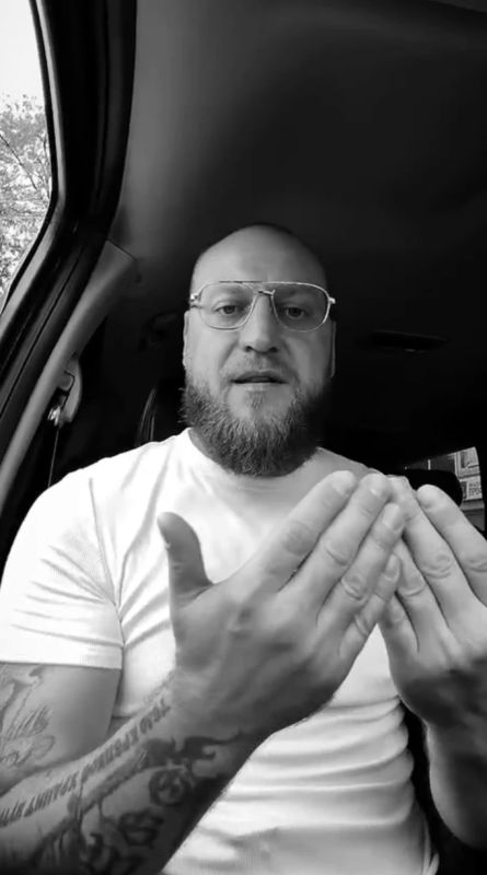 Умер рэпер Миша Маваши. О смерти исполнителя сообщили его близкие, пишет Mash