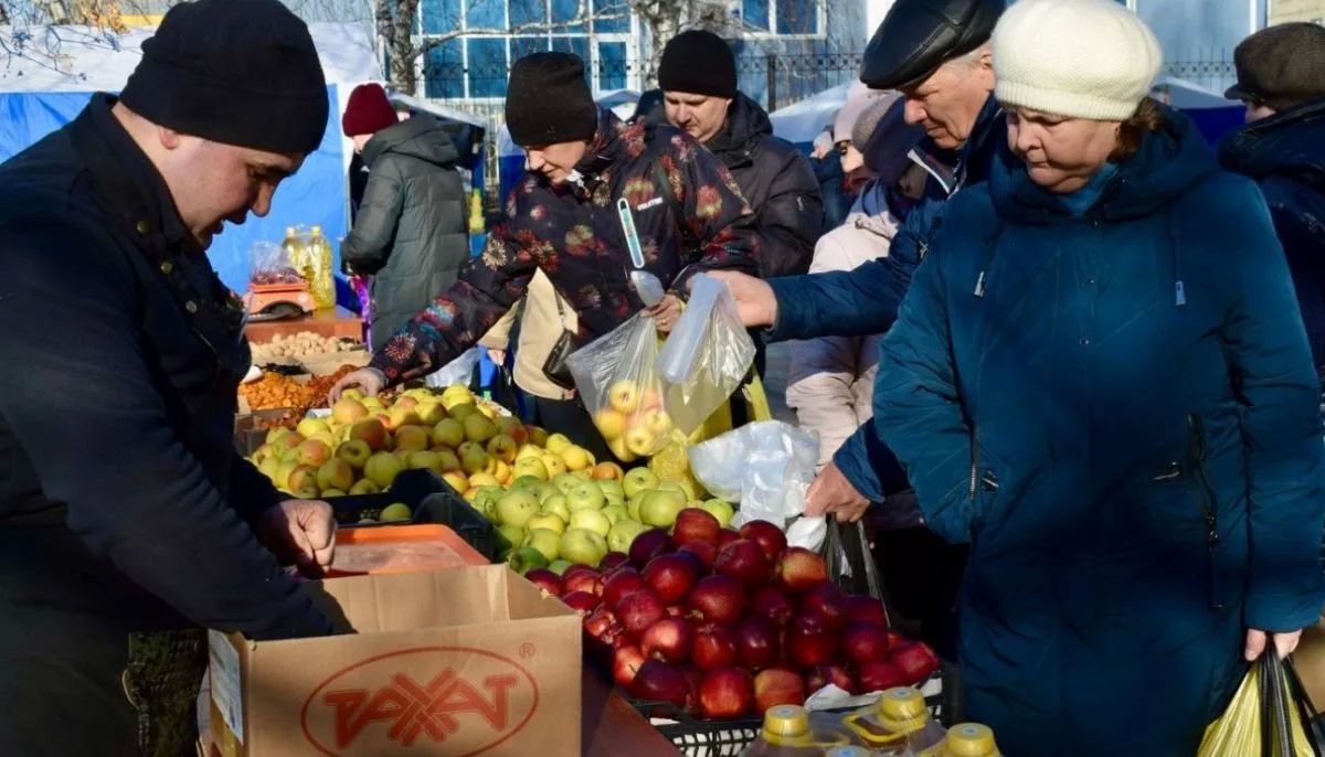 В Барнауле прошло традиционные продовольственные ярмарки выходного дня В Барнауле прошло традиционные продовольственные ярмарки выходного дня