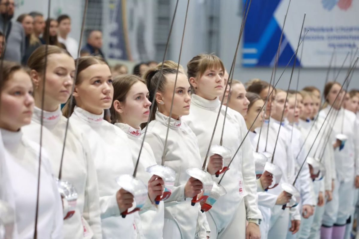 Российские спортсмены выступили на турнире по фехтованию в Барнауле Российские спортсмены выступили на турнире по фехтованию в Барнауле