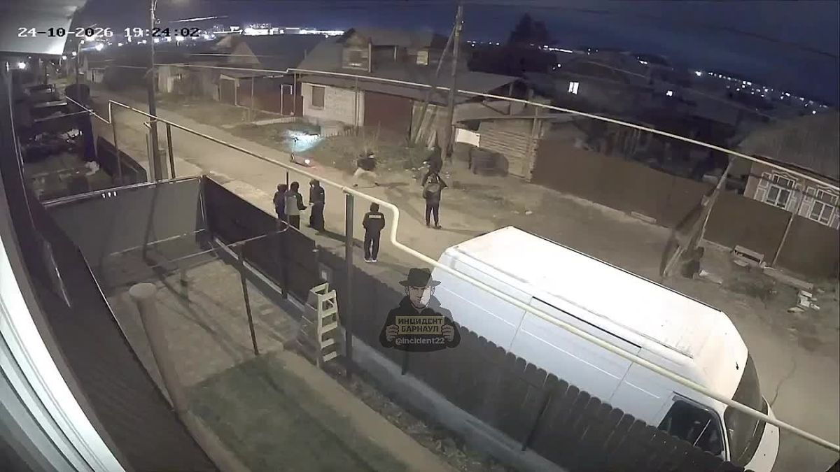 Подростки в Барнауле напали на школьника и сломали ему нос
