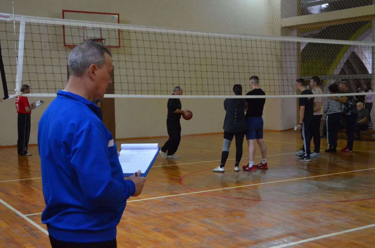 «Преемственность поколений»: в краевой столице прошёл спортивный турнир среди ветеранов и сотрудников УМВД России по городу Барнаулу «Преемственность поколений»: в краевой столице прошёл спортивный турнир среди ветеранов и сотрудников УМВД России по городу Барнаулу