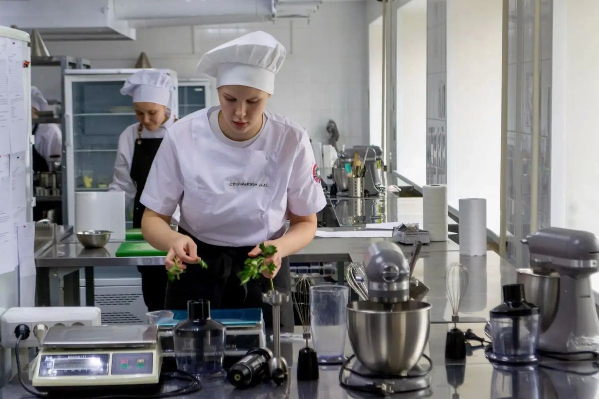 Краевой конкурс профессионального мастерства «Мастер-шеф: школьная версия» Краевой конкурс профессионального мастерства «Мастер-шеф: школьная версия»