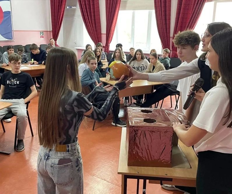 В школе № 3 прошло городское профориентационное мероприятие для восьмиклассников в рамках проекта «Наукоград для молодых» В школе № 3 прошло городское профориентационное мероприятие для восьмиклассников в рамках проекта «Наукоград для молодых»