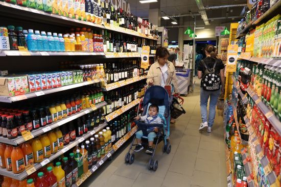 В России обсуждают маркировку чипсов и сладких напитков: новые правила на прилавках