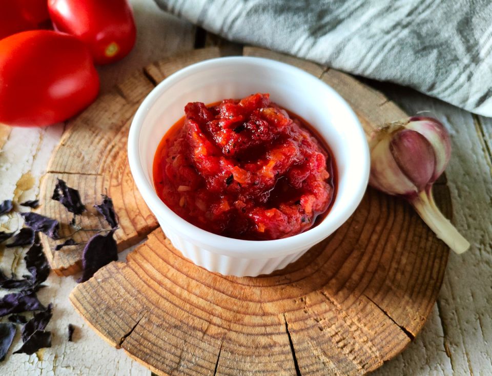 Итальянский соус Маринара для пиццы и пасты: спокойное объяснение простого вкуса