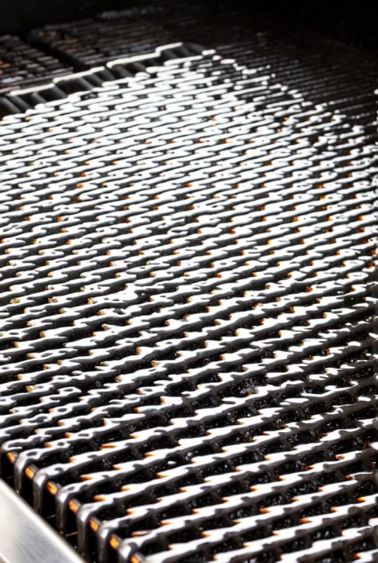 Эффективное очищающее средство: как щелочная пена устраняет жир и копоть