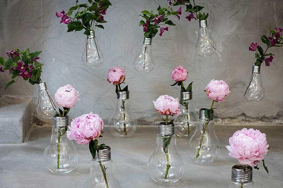 Как превратить старую лампочку в уникальный новогодний сувенир